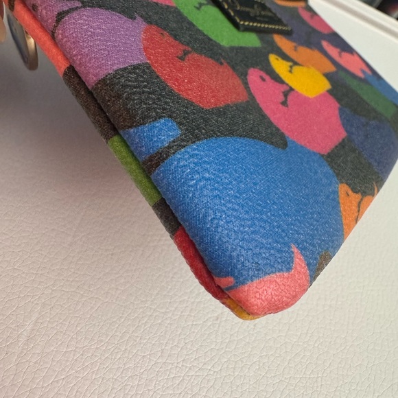 Dooney & Bourke wonder ducks wristlet - Picture 9 of 12